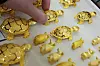 Gold products are displayed at the Korea Gold Exchange in Jongno, central Seoul, on March 13. [NEWS1]
