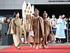 Four office workers, led by member Kim Si-ho are dressed as the rock-carved Gautama Buddha statue at the ″Dress Like a Museum Exhibit″ ceremony at the National Museum of Korea in Yongsan District, central Seoul, on Sept. 27. [YONHAP]