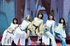 Girl group Le Sserafim performs lead track “Hot” during a showcase held on March 14 at Yes24 Live Hall in eastern Seoul. [DANIELA GONZALEZ PEREZ]