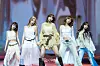 Girl group Le Sserafim performs lead track “Hot” during a showcase held on March 14 at Yes24 Live Hall in eastern Seoul. [DANIELA GONZALEZ PEREZ]