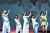 Girl group Le Sserafim performs lead track “Hot” during a showcase held on March 14 at Yes24 Live Hall in eastern Seoul. [DANIELA GONZALEZ PEREZ]
