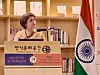Surabhi Kumar, spouse of the Indian ambassador to Korea, speaks at the Hansik Space E:eum in Seoul about Indian cuisines, ingredients and spices on Dec. 8. [EMBASSY OF INDIA IN KOREA]