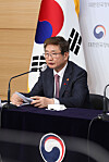 Park Bo-gyoon, Minister of Culture, Sports and Tourism, speaks during the press briefing on Thursday in central Seoul. [MINISTRY OF CULTURE, SPORTS AND TOURISM]
