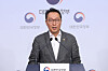 Vice Health Minister Park Min-soo discusses drug addiction treatment and rehabilitation facilities in Seoul on Friday,. [YONHAP]