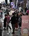 Visitors to a baby fair line up at Coex in Gangnam District, southern Seoul, in April 2019, before the Covid-19 paralyzed the country. Many baby fairs that were scheduled in 2020 have been canceled due to the pandemic. [NEWS1]