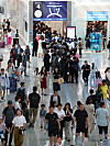 Passengers pass through the departure hall of Terminal 1 at Incheon International Airport on Tuesday. The number of air passengers in Korea jumped 79 percent on year to 8.98 million in July according to data compiled by the Ministry of Land, Infrastructure and Transport. [YONHAP]