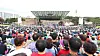 Audience members watch the live recording of KBS's ″National Singing Contest″ on Saturday at Dalseo District, Daegu. It was comedian Kim Shin-young's first time hosting the show. According to the district, there were some 30,000 people in attendance. [YONHAP]