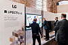 European officials look at the 2020 LG OLED TV. [LG ElECTRONICS]