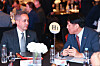First Vice Industry Minister Jang Young-jin, right, and U.S. Deputy Secretary of Commerce Don Graves converse during a forum on technology exchanges held in central Seoul, Thursday. [YONHAP]