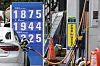 A gas station in Seoul on Tuesday. The National Assembly approved a bill that raised the maximum ceiling on the cut that the government can make on fuel tax to ease the burden on rising fuel prices. [YONHAP]