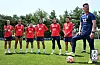 Korean women’s football team manager Colin Bell, right, talks to his squad during a training session at the National Football Center in Paju, Gyeonggi on Wednesday. [KOREA FOOTBALL ASSOCIATION]