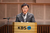 Korea Broadcasting System President and CEO Kim Eui-chul speaks during a press conference held at the company headquarters in Yeouido, western Seoul, on Thursday. [YONHAP]