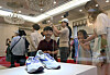 Visitors to the Blue House in central Seoul view the running shoes worn by former president Kim Young-sam (1929-2015) at the new exhibition hosted by the Ministry of Culture, Sports and Tourism, on Thursday [NEWS1]