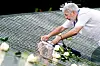 People visit the Wall of Remembrance during a special event on Tuesday ahead of the official dedication of the wall at the Korean War Veterans Memorial in Washington, D.C. on Wednesday. [REUTERS/YONHAP]