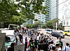 Voice of Seoul, a liberal online media outlet, holds a protest on Tuesday outside President Yoon Suk-yeol's apartment building in Seocho District, southern Seoul in response to abusive rallies outside former President Moon Jae-in's residence in Yangsan, South Gyeongsang. [NEWS1]