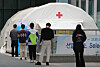 People line up at a coronavirus testing site at the Yongsan District Community Health Center in central Seoul Sunday. [NEWS1]