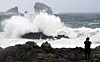Rough waves heave in the coastal waters of Sagye-ri, Seogwipo City on Jeju Island, on Tuesday as a typhoon alert was issued for the region. Typhoon Jongdari continues its northward advance and is expected to make landfall near Seosan, South Chungcheong, on Wednesday morning. [NEWS1]