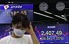 A board at Hana Bank in central Seoul shows Kospi closed 30.04 points or 1.23 percent lower compared to the previous day on Friday. [YONHAP]