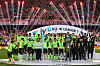 Jeonbuk Hyundai Motors celebrates their fourth straight K League title after defeating Daegu FC 2-0 at Jeonju World Cup Stadium in Jeonju on Sunday. [YONHAP]