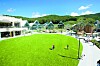 Grass square at Lotte Shopping’s premium outlet named Time Villas in Uiwang, Gyeonggi on Sept. 8 [JOONGANG PHOTO]