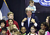 U.S. Special Presidential Envoy for Climate John Kerry, center, poses with family members of the U.S. military and embassy personnel at the Yongsan Garrison in central Seoul, May 18, 2015, during a visit to Korea as President Barack Obama’s secretary of state. [AP/YONHAP]