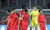 Korean U-20 national team players high five after drawing 0-0 with the Gambia at Estadio Malvinas Argentinas in Mendoza, Argentina on Sunday. [YONHAP]