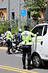 Police conduct a DUI stop in front of an elementary school in Jeju on Thursday. The police are conducting special DUI stops through May, especially near school zones. The death of nine-year-old girl Bae Seung-ah after she was hit by a drunk driver in a school zone on April 8 prompted nationwide outrage. Her dead followed the death of another nine-year-old child in a drunk driving accident in Gangnam, southern Seoul, last December. [NEWS1]