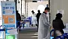 People get tested for Covid-19 at a center in Yeongdeungpo District, western Seoul. on Thursday. [YONHAP]