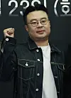 Chief producer Kwon Yeong-chan faced backlash for making comments that compared the show's female and male versions, dubbing the female dancers “jealous” and “greedy” while describing the male dancers as “proud” and “loyal' during a press conference. [NEWS1]