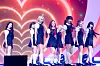 Girl group UNIS performs B-side track “DDANG” during a showcase on April 15 at Yes24 Live Hall in eastern Seoul for the release of its second EP, “Swicy.” [DANIELA GONZALEZ PEREZ]