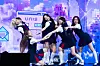 Girl group UNIS performs B-side track “DDANG” during a showcase on April 15 at Yes24 Live Hall in eastern Seoul for the release of its second EP, “Swicy.” [DANIELA GONZALEZ PEREZ]