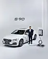 Volvo Korea CEO Lee Yoon-mo poses with the new S90 plug-in hybrid at a photo session on Tuesday. [VOLVO KOREA]