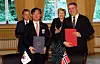 During Korean President Moon Jae-in's visit to Norway in June 2019, the governments of Korea and Norway signed an agreement on cooperation on hydrogen economy and low-carbon technologies. President Moon, left in second row, and Norwegian Prime Minister Erna Solberg, right, in second row. [JOINT PRESS CORPS OF THE BLUE HOUSE]