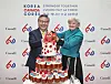Foreign Minister Park Jin, left, and Chargee d'affaires of Canada to Korea Tamara Mawhinney celebrate the 60th anniversary of Korea-Canada relations at the Canadian Embassy in Seoul on Thursday. [PARK SANG-MOON]