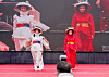 Models walk on a runway during a fashion show on Sunday at Gwanghwamun Plaza in Jongno District, central Seoul, celebrating the 30th anniversary of the establishment of diplomatic relations between Korea and Vietnam. [KOREA CULTURE ASSOCIATION]