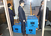Prosecutors move boxes of seized materials from the Korean Council for Justice and Remembrance for the Issues of Military Sexual Slavery by Japan on Thursday after a 12-hour raid. [YONHAP]