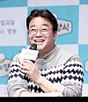 Food entrepreneur and chef Baek Jong-won speaking at a press event for the JTBC variety show 'Manners of Taste' in November 2019. [NEWS1]