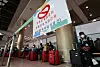 A group of Singaporean tourists wait at Incheon International Airport on Monday after the two countries resumed a travel bubble pact that allows quarantine-free travel. [YONHAP]
