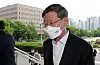 Vice Minister of Justice Lee Yong-gu on Tuesday enters the Ministry of Justice building. [NEWS1]