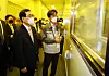 Minister Lee Chang-yang tours a semiconductor material production plant in Gueonggi on July 21. [ YONHAP]