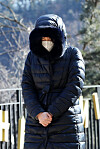 Actress Lee Young-ae visits a cemetery in Yangpyeong, Gyeonggi, on Tuesday, to mourn the 16-month-old girl Jeong-in, who died after being allegedly abused by her adoptive parents. [NEWS1]