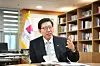 Busan Mayor Park Heong-joon speaks at his office in Busan on Oct. 25. [BUSAN METROPOLITAN CITY]