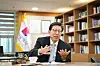 Busan Mayor Park Heong-joon speaks at his office in Busan on Oct. 25. [BUSAN METROPOLITAN CITY]