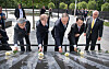 From far right, Korea's Minister of Patriots and Veterans Affairs Park Min-shik and U.S. Second Gentleman Douglas Craig Emhoff place flowers on the newly completed Wall of Remembrance at the Korean War Veterans Memorial in Washington D.C. on Wednesday. [YONHAP]