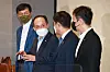 Bank of Korea Gov. Rhee Chang-yong, far left, and Finance Minister Choo Kyung-ho, second from left, are shown at a meeting held to discuss the impact of the Fed’s 75 point basis rate increase on the domestic finance market in central Seoul on Thursday. [YONHAP]
