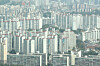An apartment complex in downtown Seoul viewed from the 63 Square skyscraper in Yeouido, western Seoul, on Aug. 22. [YONHAP]
