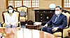 Lee Shin-hwa, the newly appointed envoy for North Korean human rights, left, speaks with Foreign Minister Park Jin at the ministry headquarters in Seoul on Thursday. [MINISTRY OF FOREIGN AFFAIRS]