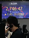 A screen in Hana Bank's trading room in central Seoul shows the Kospi closing at 2,746.47 points on Tuesday, up 1.41 points, or 0.05 percent, from the previous trading day. [NEWS1]