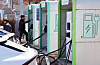 A driver charges an EV at a charging station at Incheon International Airport on Feb. 17. [YONHAP]