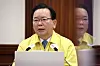 Prime Minister Kim Boo-kyum speaks at a Covid-19 response meeting at the Central Disaster Management Headquarters in Seoul on Friday. [YONHAP]